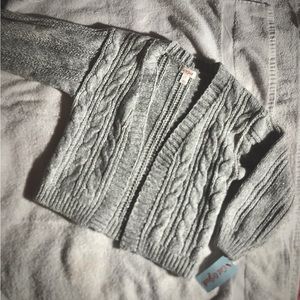 NWT. Little girls knit sweater. Brand: cat & Jack / Size: 5t / Color: grey